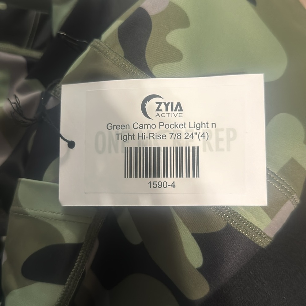 Zyia green camo pocket Light n Tight Hi-Rise 7/8 24” leggings size 4 - Picture 3 of 3